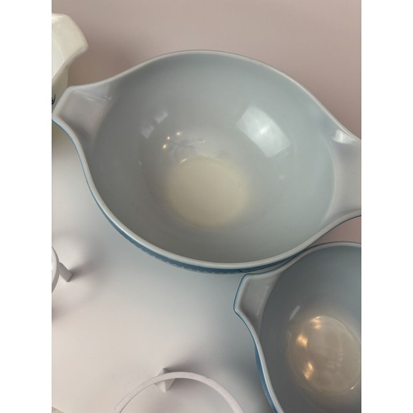Vtg Set of 4 Pyrex Snowflake Cinderella Garland Nesting Mixing Bowls With Stands - Picture 6 of 11